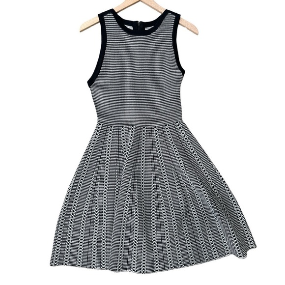 Alice + Olivia Kamilah Mini Fit and Flare Revolve Dress Womens Size Medium - Picture 12 of 12